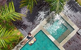 Suites Room Pantai Matahari Terbit